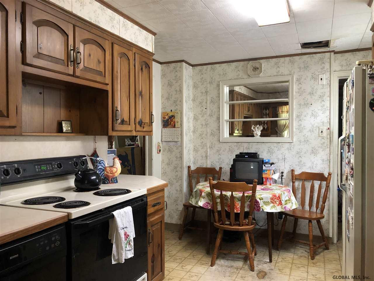 752 Curry Road Rotterdam, NY 12306 - Photo 10 of 29 Photo 10