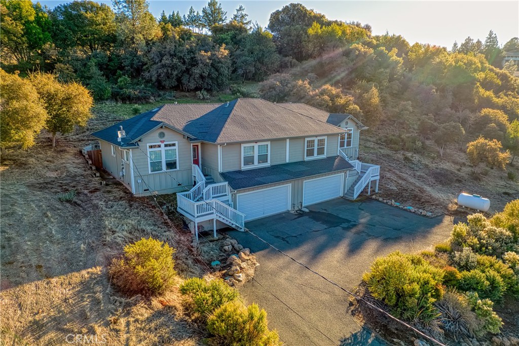 10401 Point Lakeview Road Kelseyville, CA 95451 - Photo 3 of 22