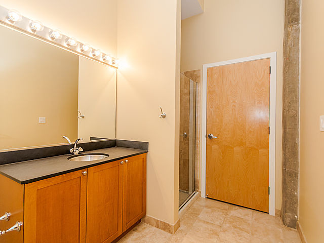 321 South Sangamon Street, Unit 901 Chicago, IL 60607 - Photo 16 of 18 a view of a counter top space
