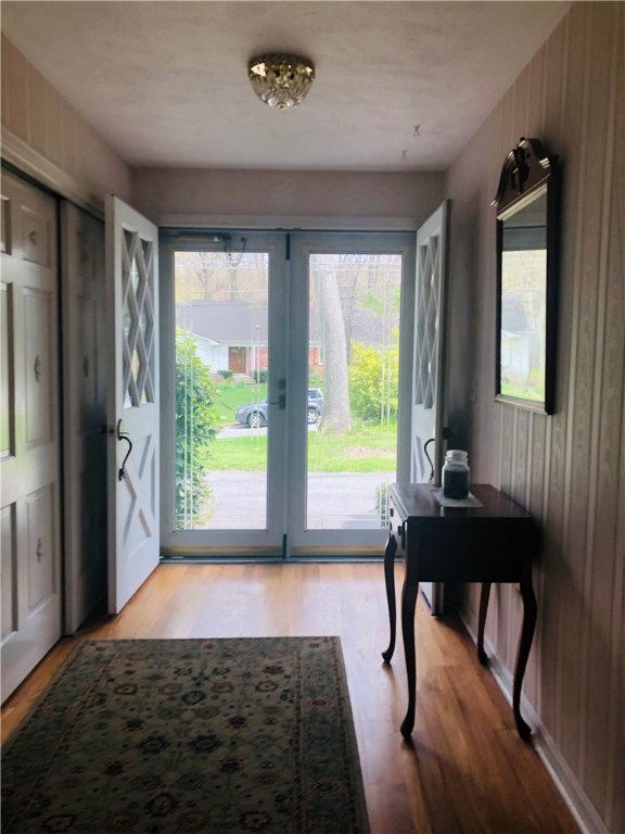 8 Briarwood Road Lincoln, RI 02865 - Photo 2 of 27