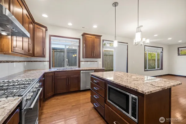 $895,000 | 17004 11th Place West, Lynnwood, WA 98037