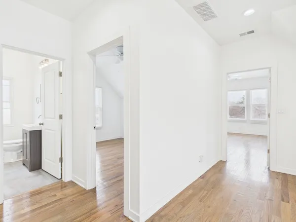 $1,850 | 398 West Lincoln Highway, Unit 4, Chicago Heights, IL 60411