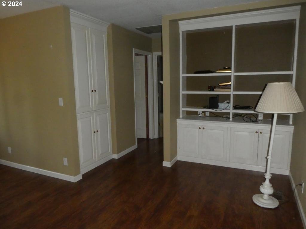 310 Southeast Terrace Drive Roseburg, OR 97470 - Photo 14 of 44 a view of cabinets with wooden floor
