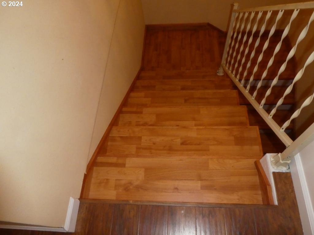 310 Southeast Terrace Drive Roseburg, OR 97470 - Photo 28 of 44 a view of entryway