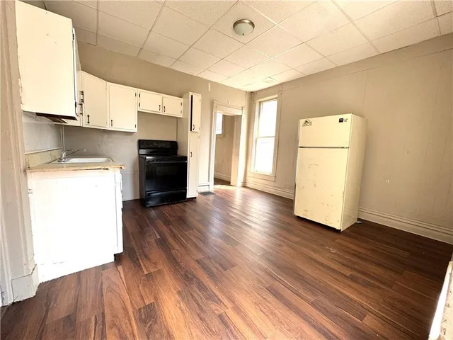 a view of a storage & utility room with washer and dryer