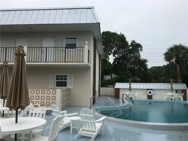 $1,900 | 900 Jasmine Lane, Unit 102A, Vero Beach, FL 32963