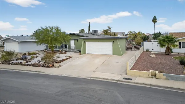 $579,900 | 405 Scenic Drive, Henderson, NV 89002