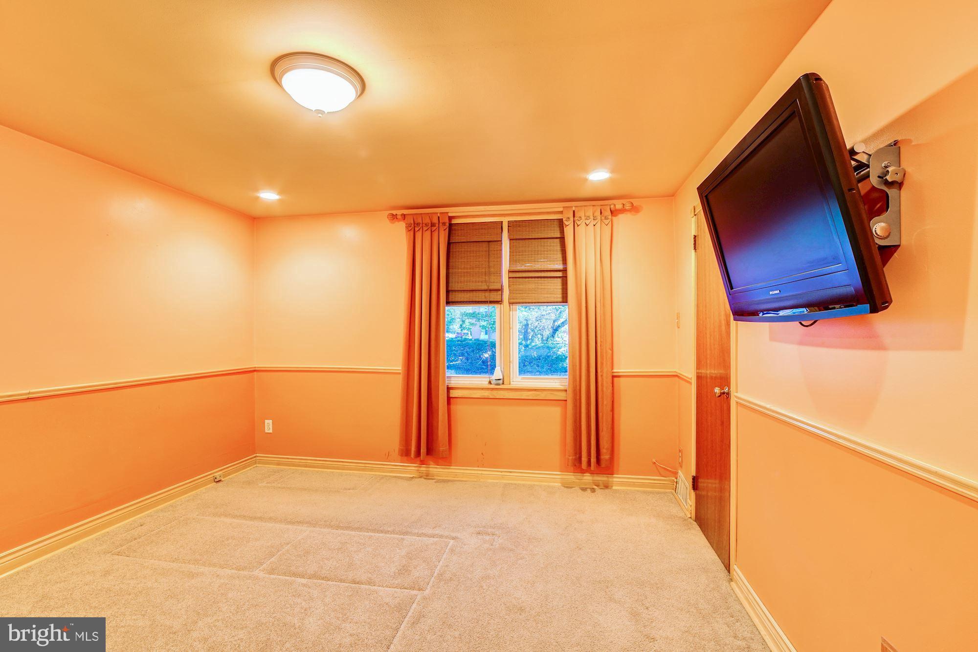 4070 West Ford Road Philadelphia, PA 19131 - Photo 8 of 27 Master Bedroom