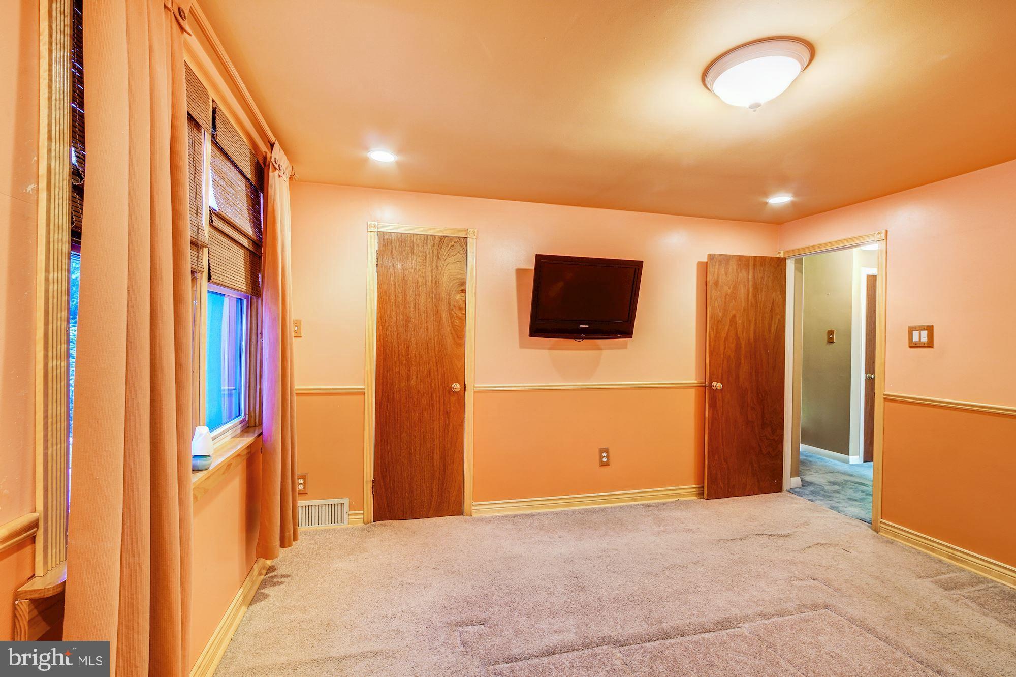 4070 West Ford Road Philadelphia, PA 19131 - Photo 9 of 27 Master Bedroom