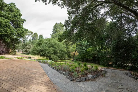 $4,195,000 | 10950 Magdalena Road, Los Altos Hills, CA 94024