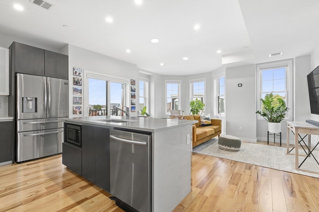 39 Lexington Street, Unit 7 Boston, MA 02128 - Photo 2 of 15