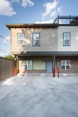 $2,800 | 1508 Avenue West, Lubbock, TX 79401