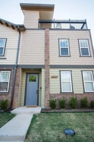 $2,800 | 1508 Avenue West, Lubbock, TX 79401