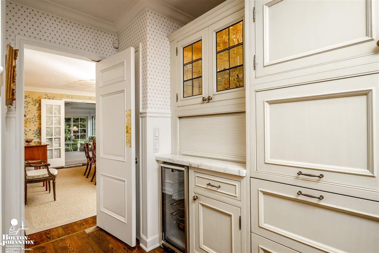 27 Beacon Hill Road Grosse Pointe Farms, MI 48236 - Photo 10 of 51
