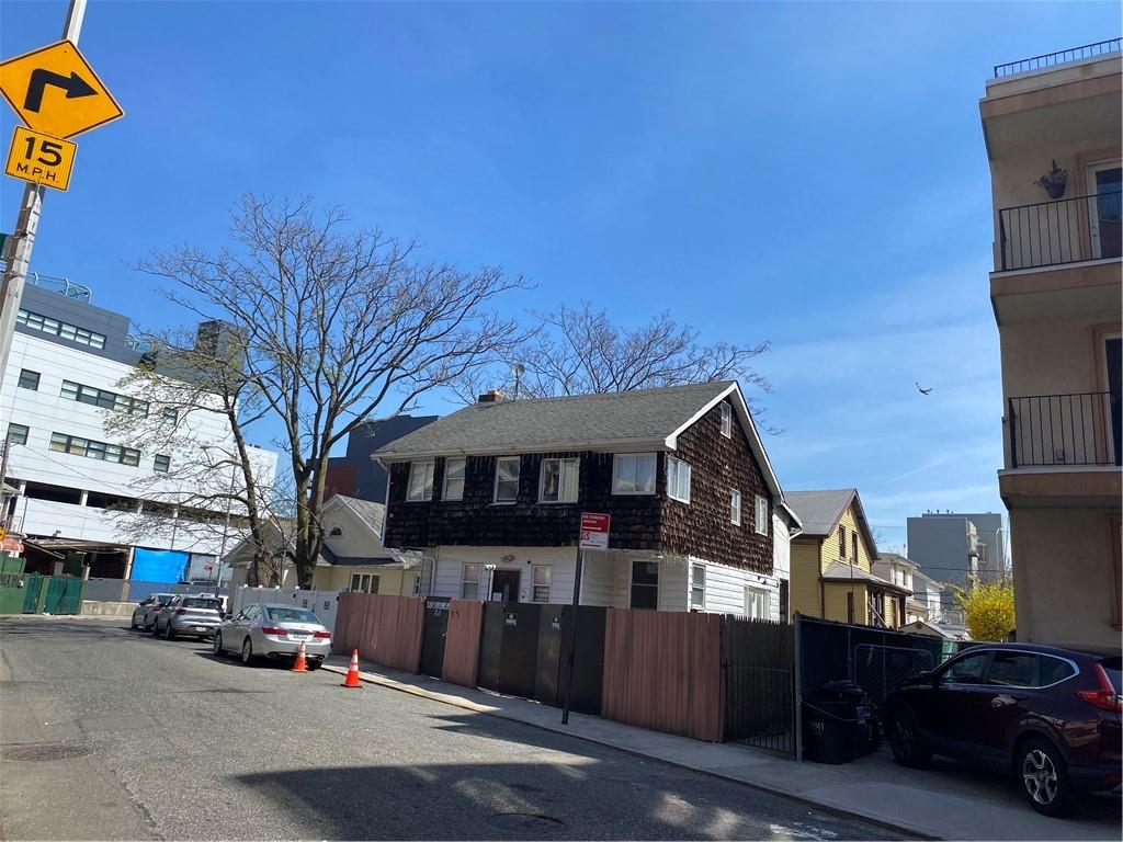 45 Brighton 2nd Place Brooklyn, NY 11235 - Photo 2 of 17