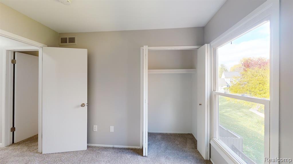 1226 Kings Cove Court Rochester Hills, MI 48306 - Photo 18 of 34