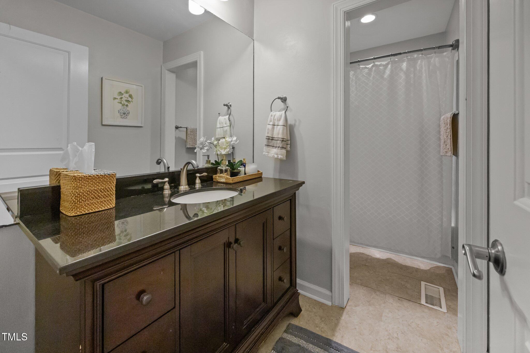 404 Troy Place Raleigh, NC 27609 - Photo 14 of 25 33-web-or-mls-IMG_0094