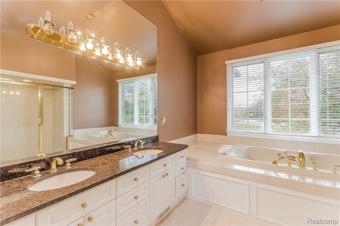 2692 Shorebrook Court Rochester, MI 48306 - Photo 23 of 55 023-Master_Bathroom-2181809-large.jpg