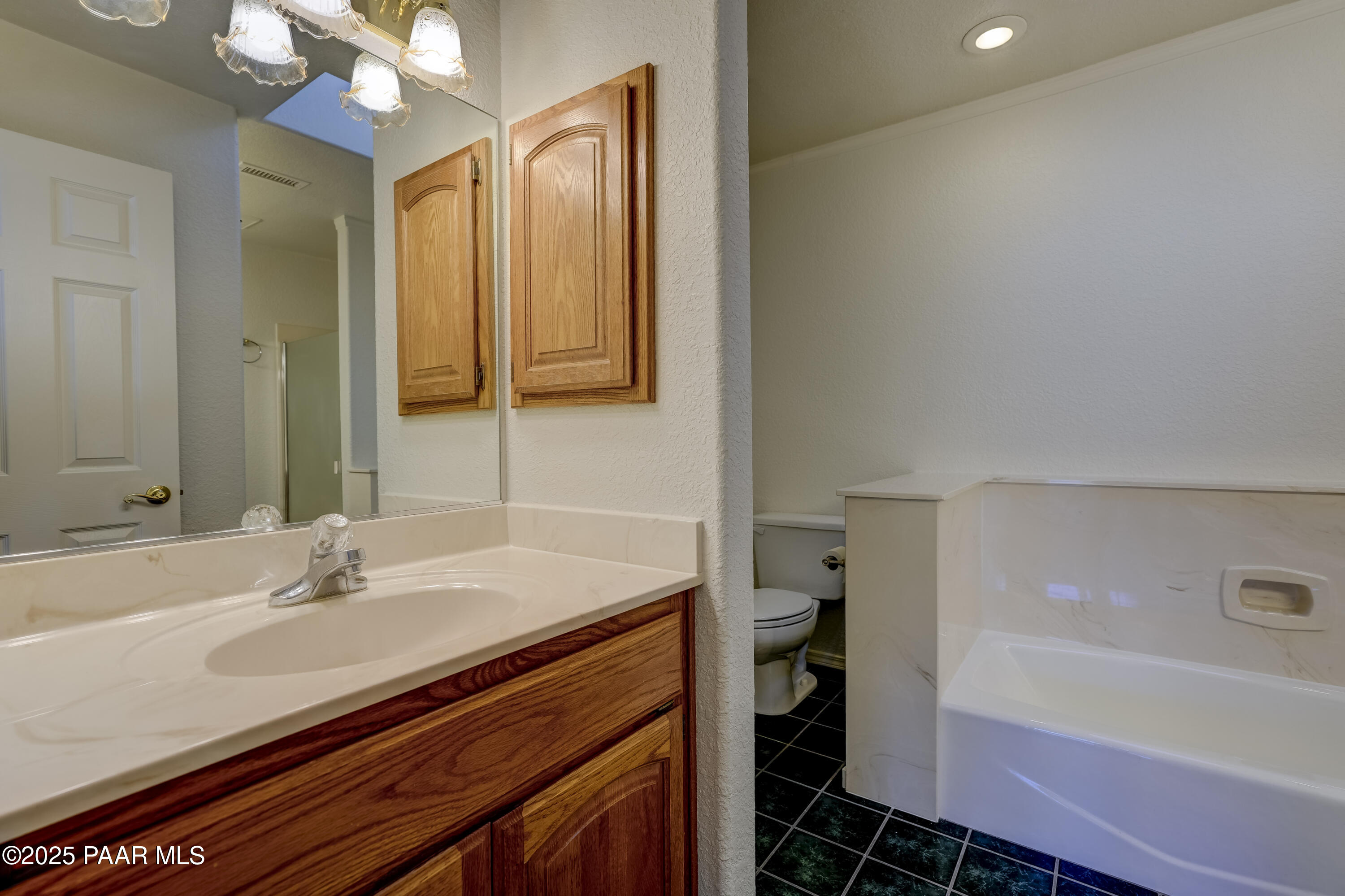2722 College Heights Road Prescott, AZ 86301 - Photo 22 of 30 Primary Bathroom 1