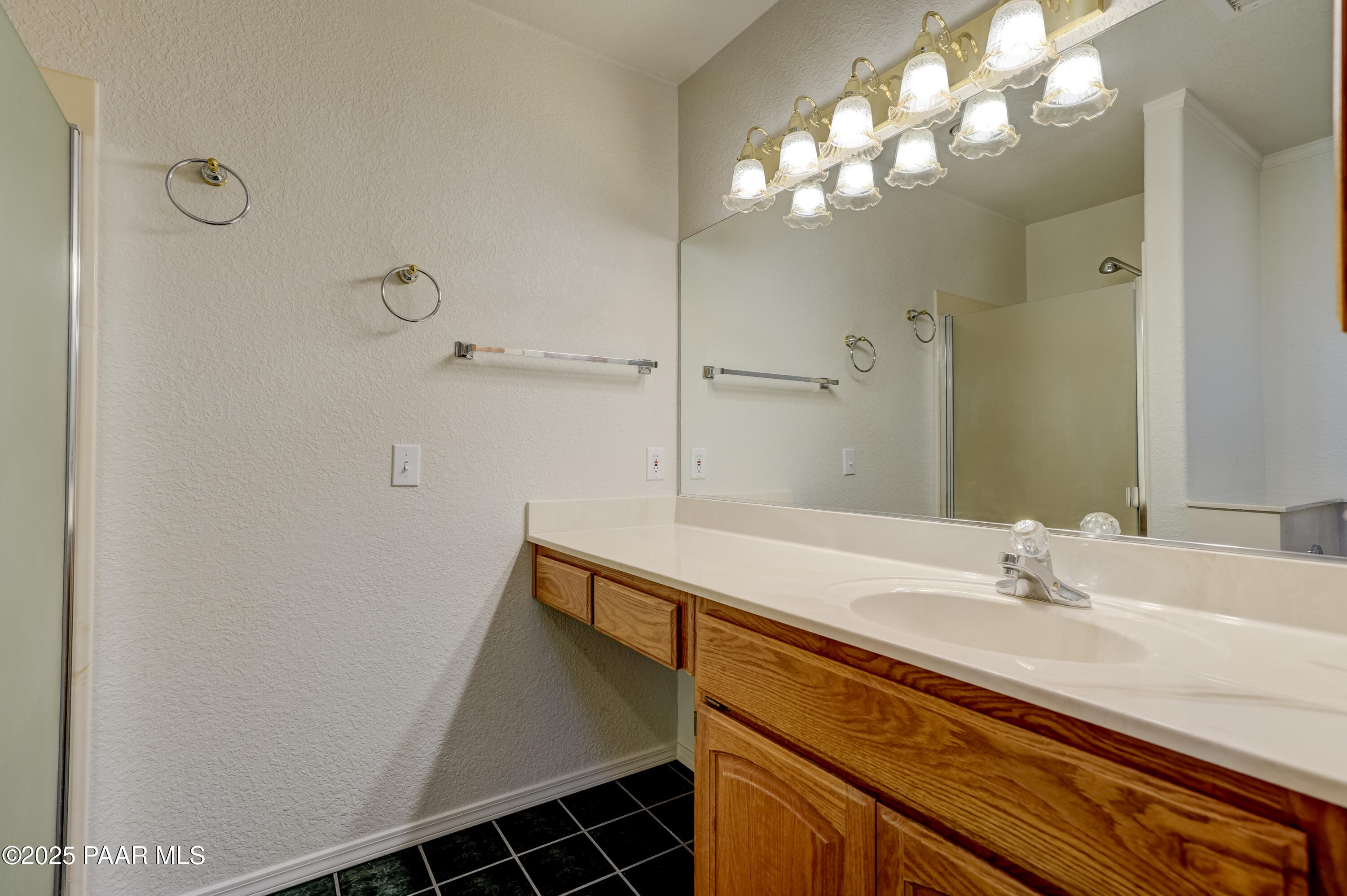 2722 College Heights Road Prescott, AZ 86301 - Photo 24 of 30 Primary Bathroom 3