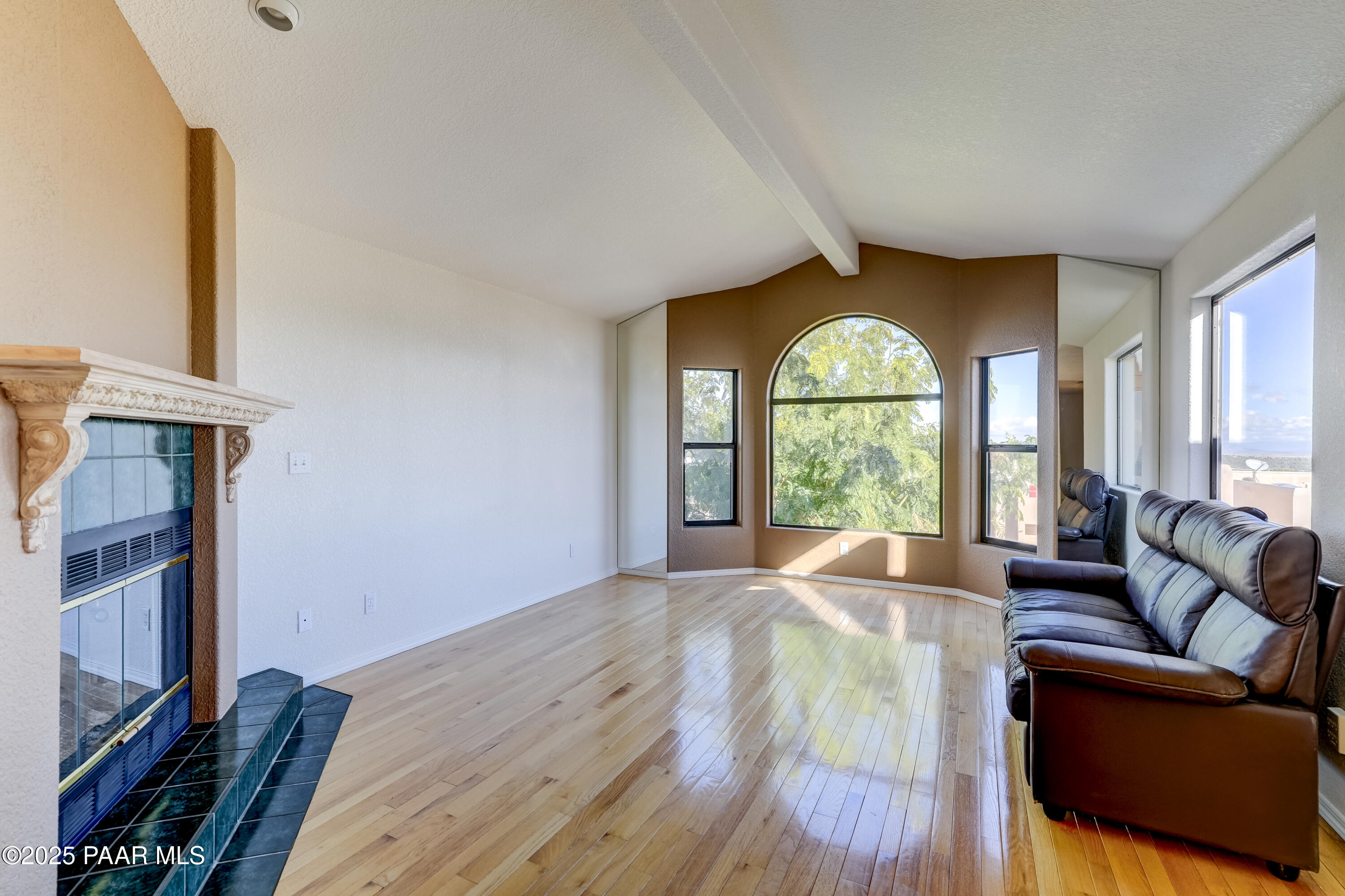 2722 College Heights Road Prescott, AZ 86301 - Photo 8 of 30 Living Room 1