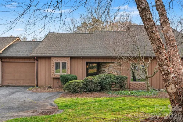 $240,000 | 1742 12th Street Northeast, Hickory, NC 28601