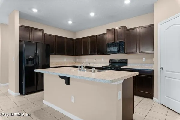 $2,000 | 10971 Ventnor Avenue, Jacksonville, FL 32218