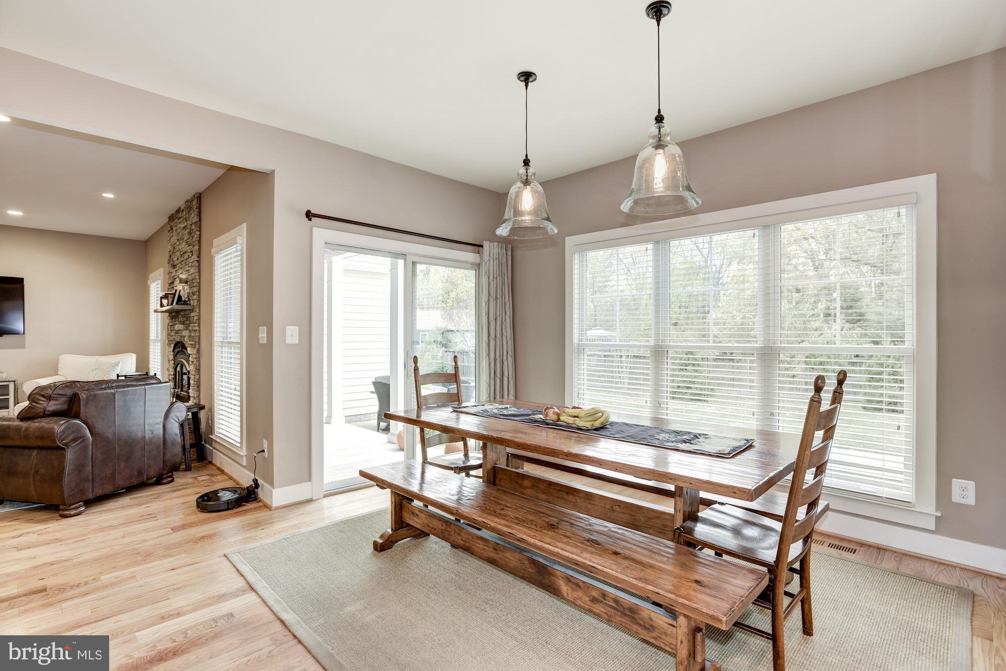 17233 Ivandale Road Hamilton, VA 20158 - Photo 14 of 62 SPACIOUS DINING AREA