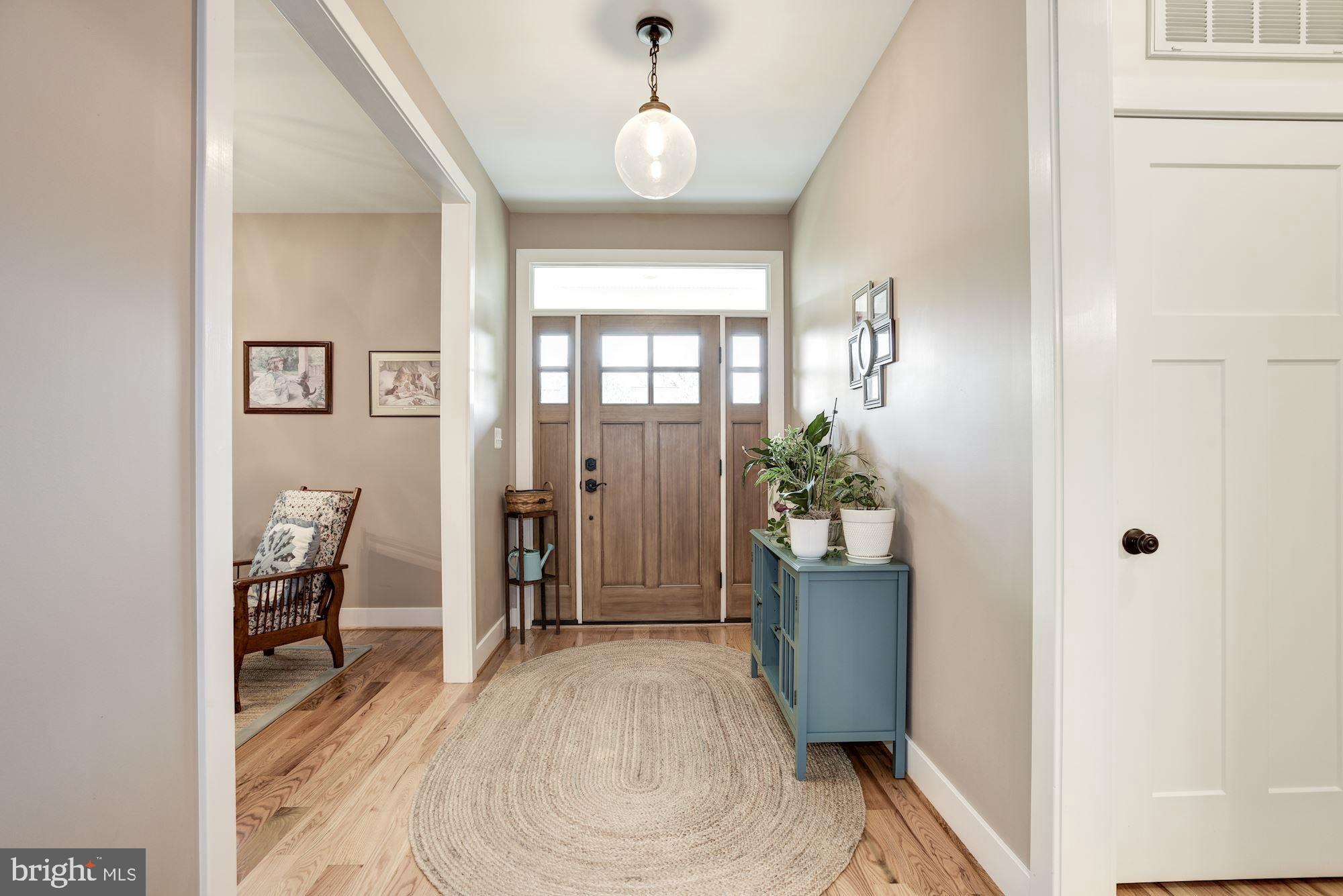 17233 Ivandale Road Hamilton, VA 20158 - Photo 9 of 62 HARDWOODS THROUGHOUT MAIN LEVEL