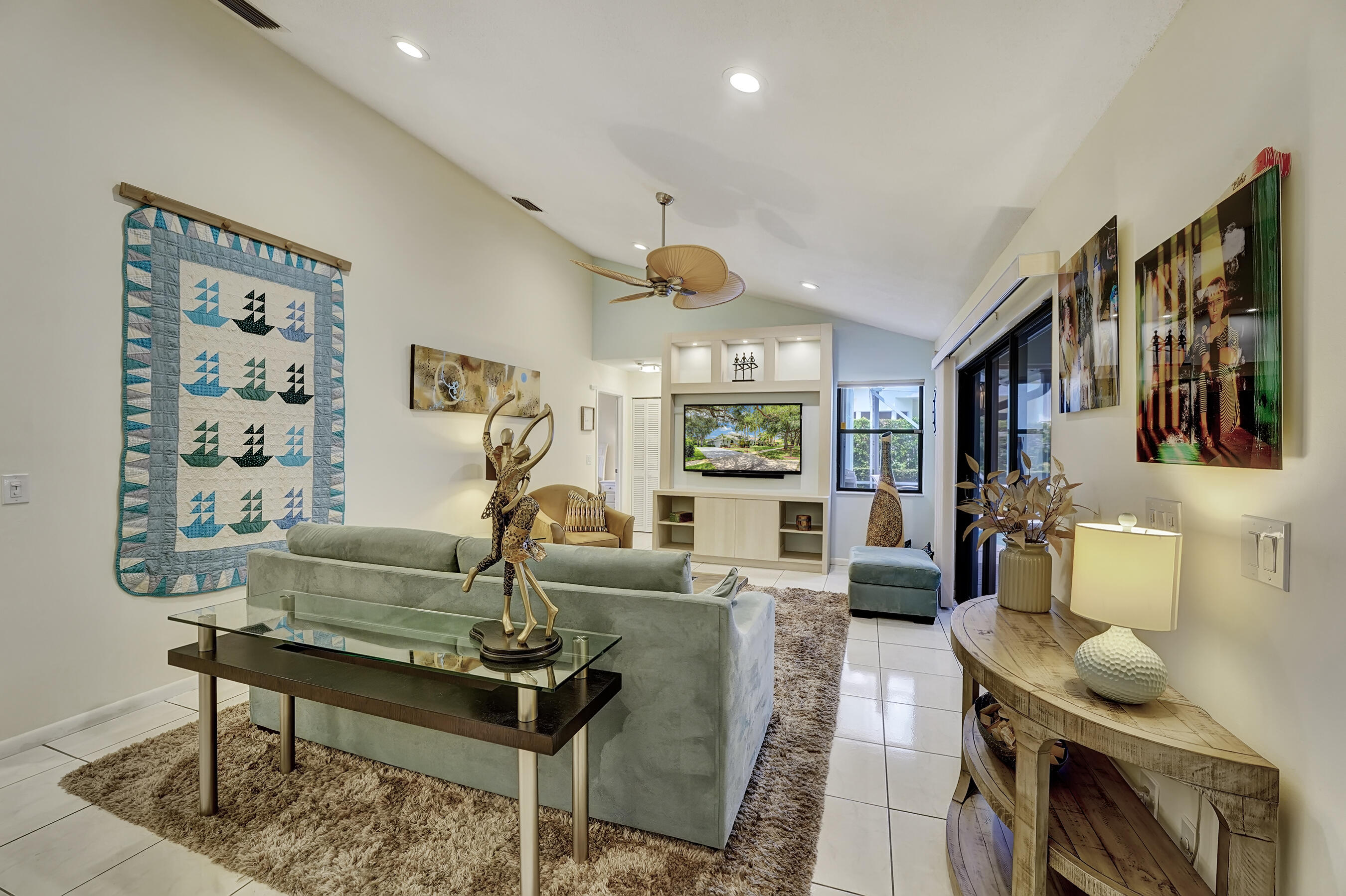 2310 Rabbit Hollowe Circle Delray Beach, FL 33445 - Photo 21 of 47 Living room