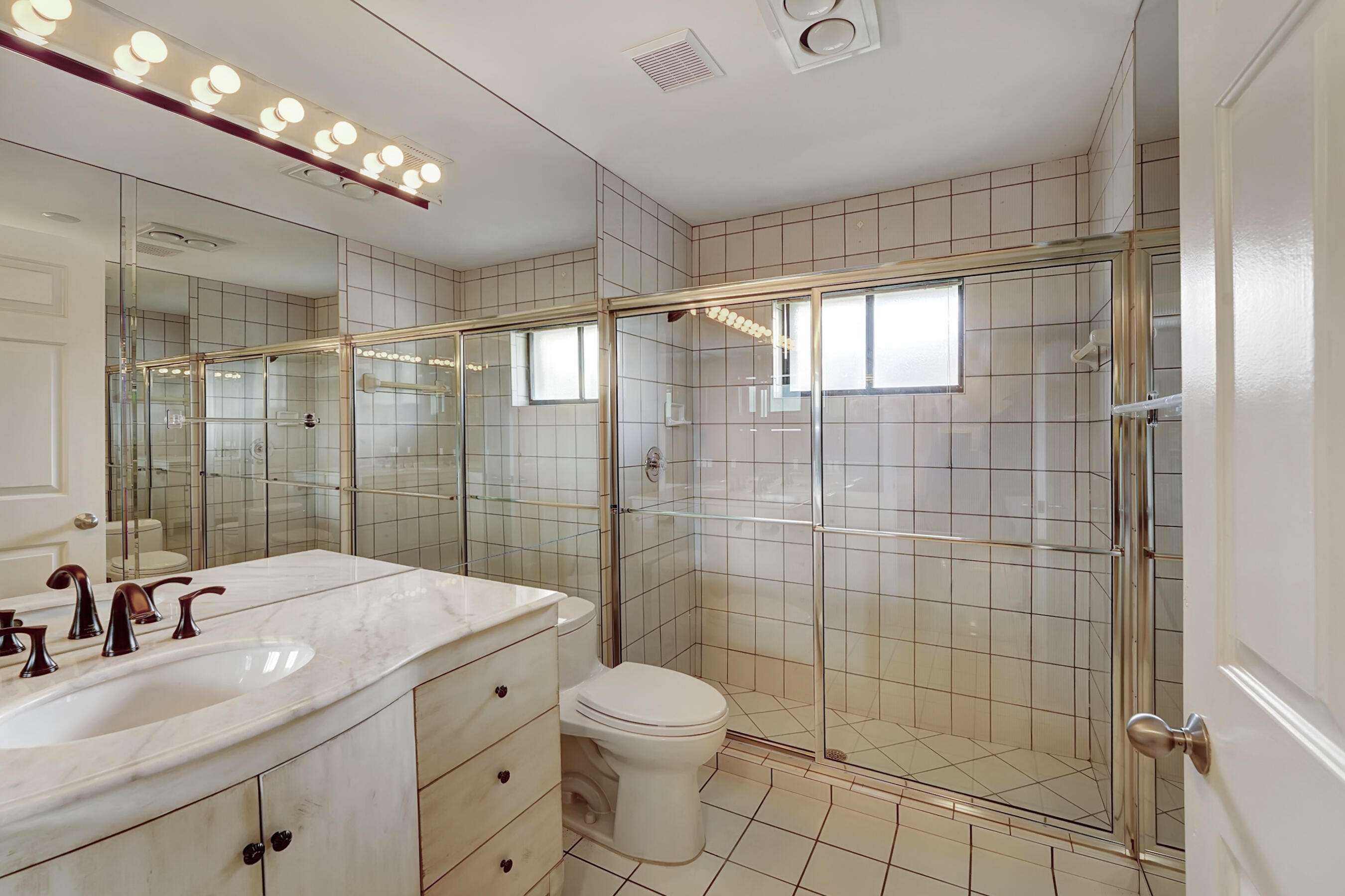 2310 Rabbit Hollowe Circle Delray Beach, FL 33445 - Photo 37 of 47 Bathroom