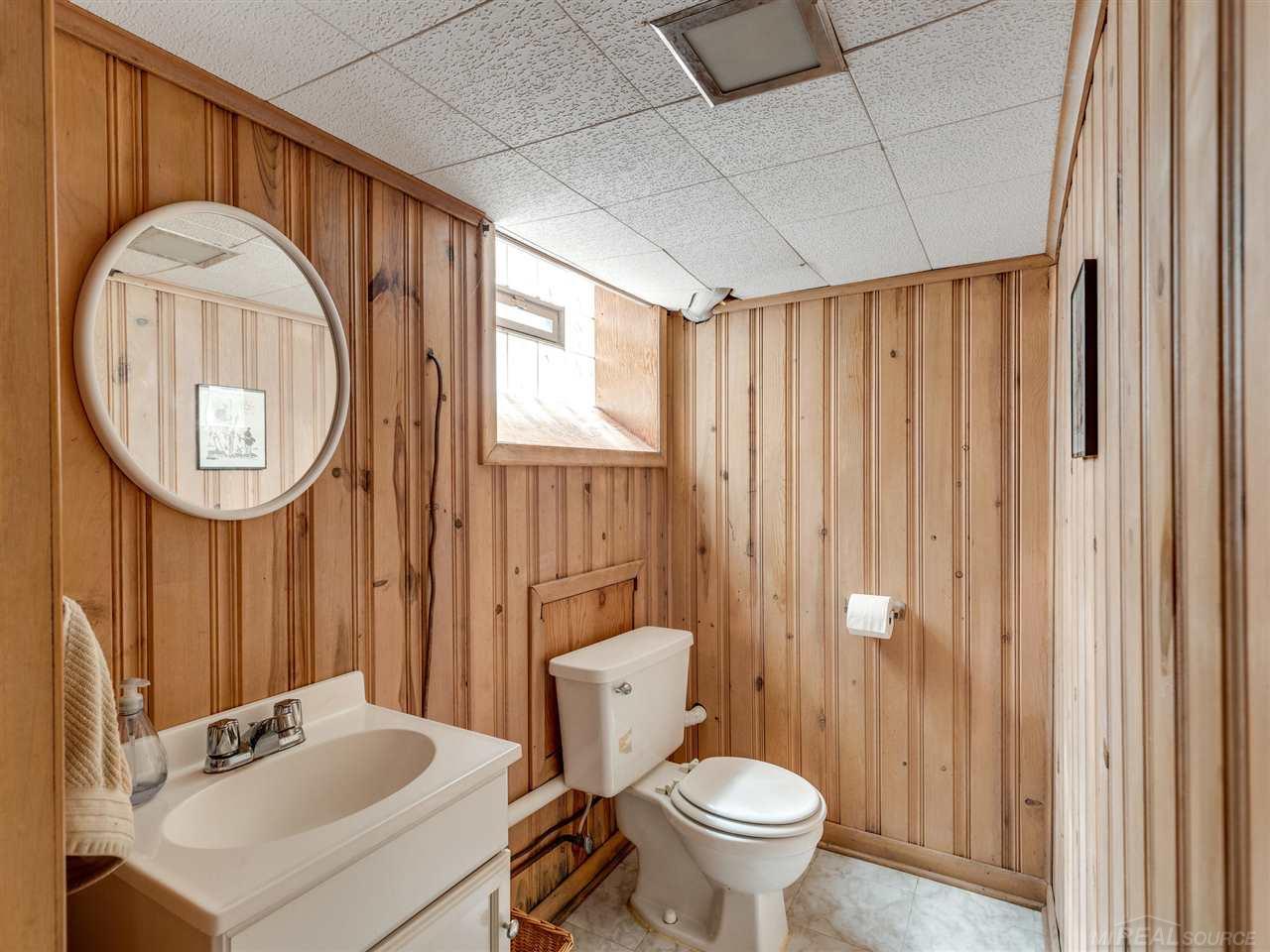 262 Ridgemont Road Grosse Pointe, MI 48236 - Photo 15 of 25 31391494-15.JPG