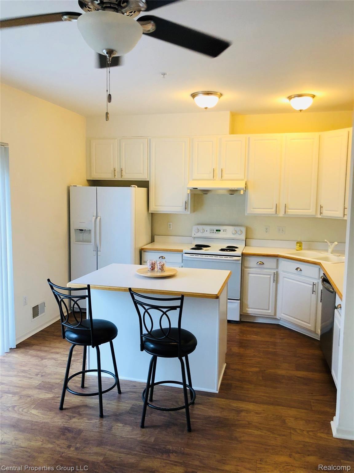 701 Cherry Orchard Road Canton, MI 48188 - Photo 9 of 28 2019-12-12 14.10