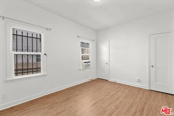 $2,700,000 | 630 South Cochran Avenue, Los Angeles, CA 90036
