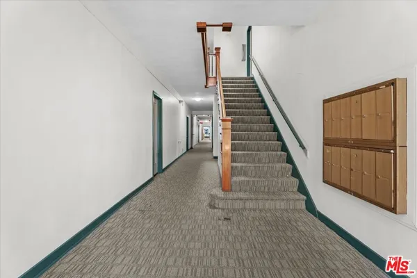 $2,700,000 | 630 South Cochran Avenue, Los Angeles, CA 90036