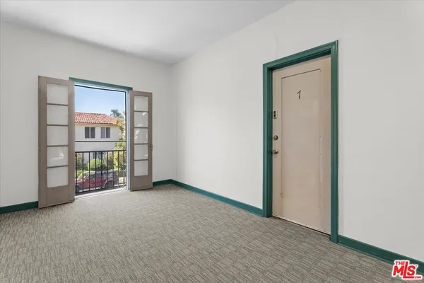 $2,700,000 | 630 South Cochran Avenue, Los Angeles, CA 90036
