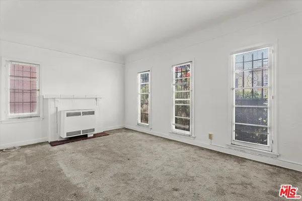 $2,700,000 | 630 South Cochran Avenue, Los Angeles, CA 90036