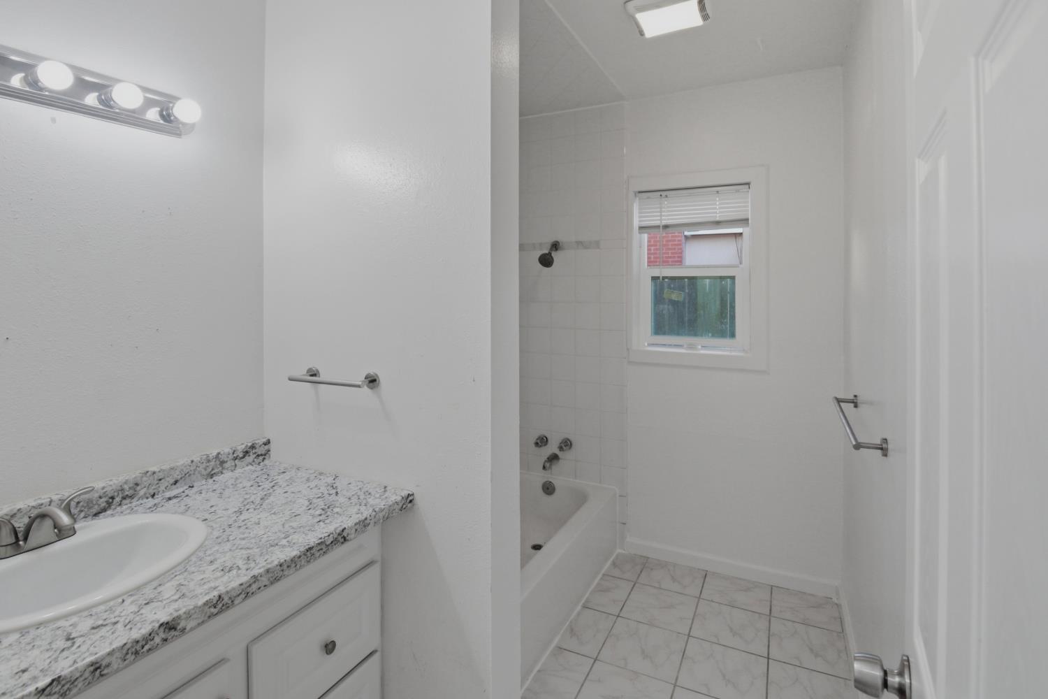 889 East 23rd Street Merced, CA 95340 - Photo 8 of 18