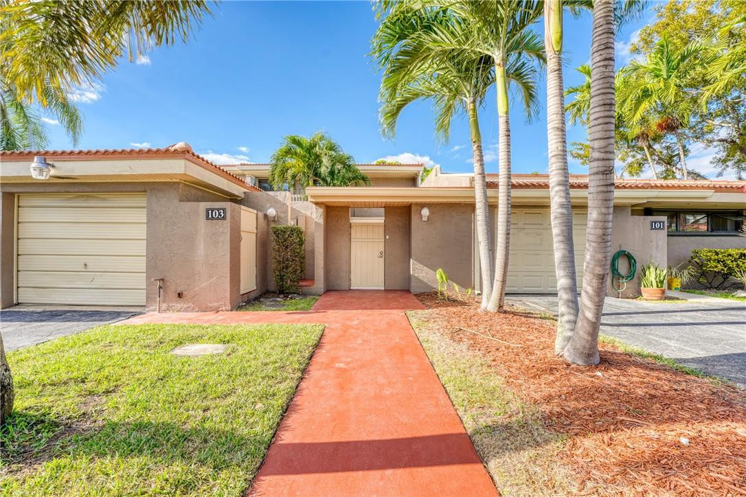 103 St Andrews Road Hollywood, FL 33021 - Photo 8 of 40 Photo 8