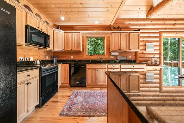 $895,000 | 115 Swift Valley Road, Conway, NH 03818