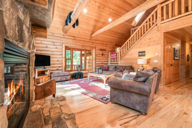 $895,000 | 115 Swift Valley Road, Conway, NH 03818