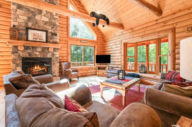 $895,000 | 115 Swift Valley Road, Conway, NH 03818