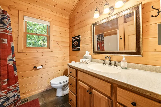 $895,000 | 115 Swift Valley Road, Conway, NH 03818