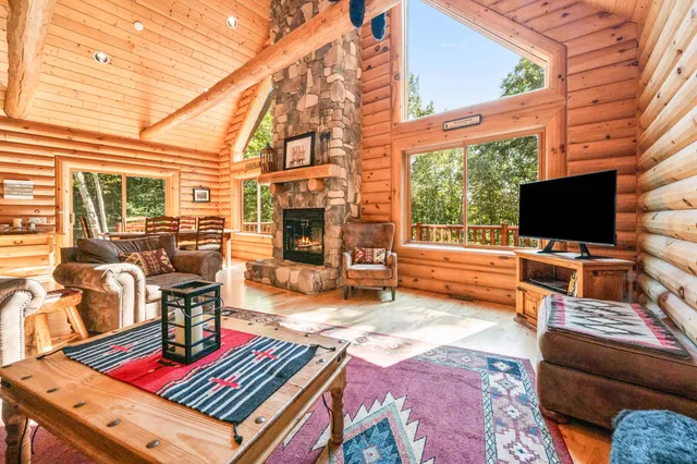 $895,000 | 115 Swift Valley Road, Conway, NH 03818