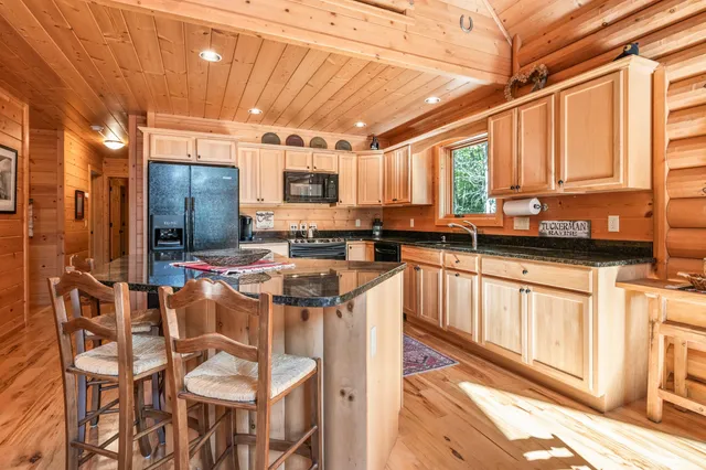 $895,000 | 115 Swift Valley Road, Conway, NH 03818