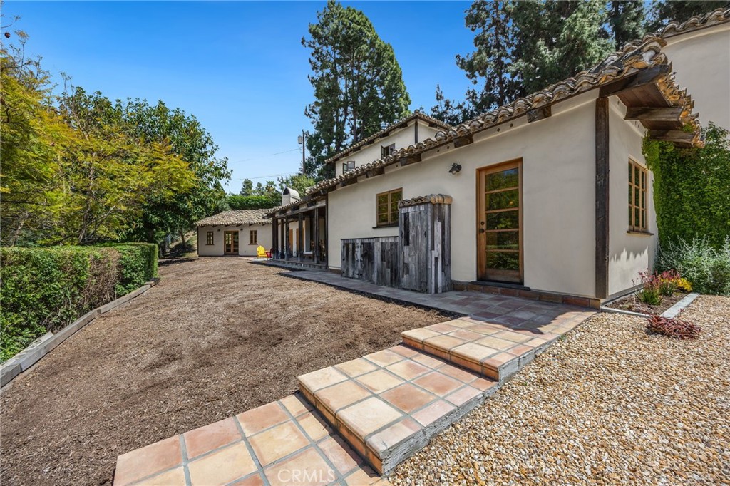 911 Laguna Road Fullerton, CA 92835 - Photo 13 of 68