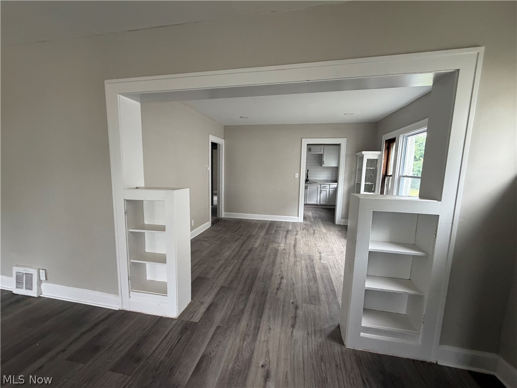 15317 Shiloh Road Cleveland, OH 44110 - Photo 5 of 29