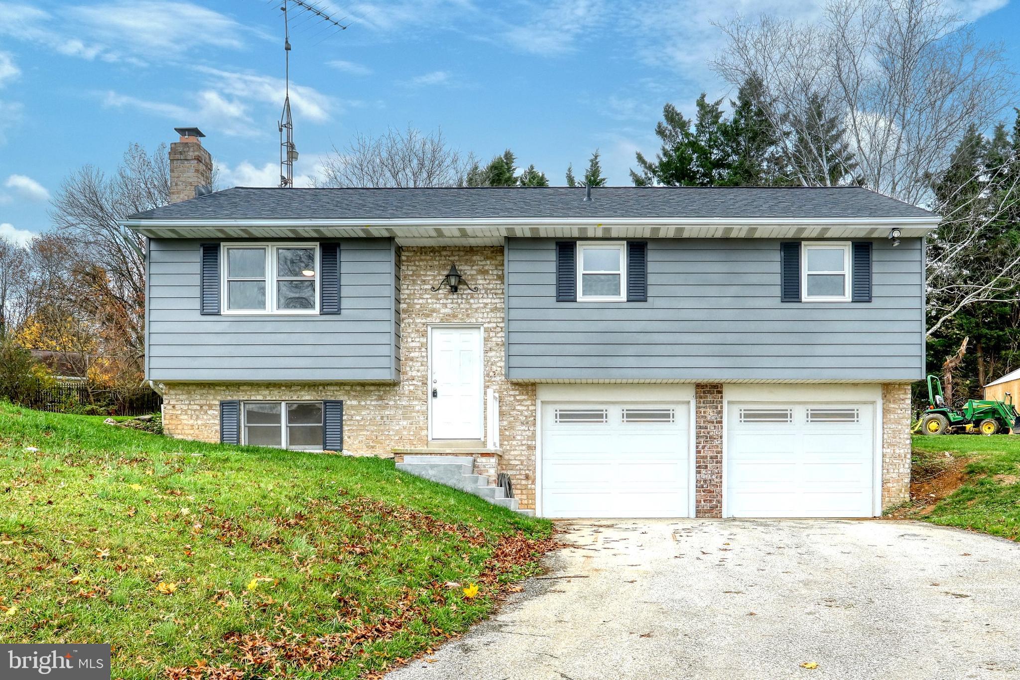 Remodeled Bilevel in rural setting