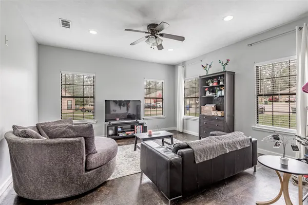 $1,500 | 3122 Molly, Huntsville, TX 77340