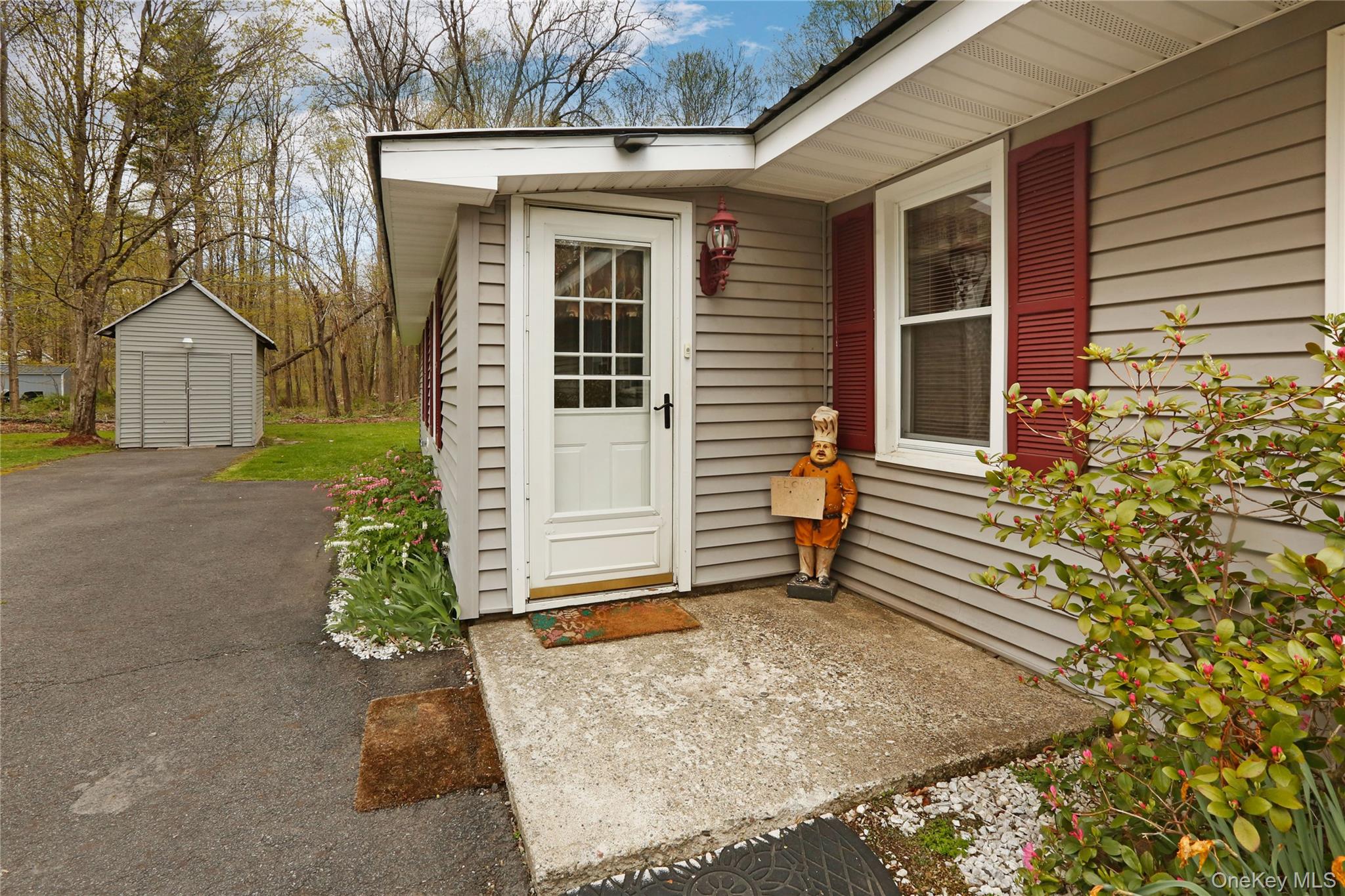 650 Granite Road Kerhonkson, NY 12446 - Photo 4 of 38 front view of a house with a yard